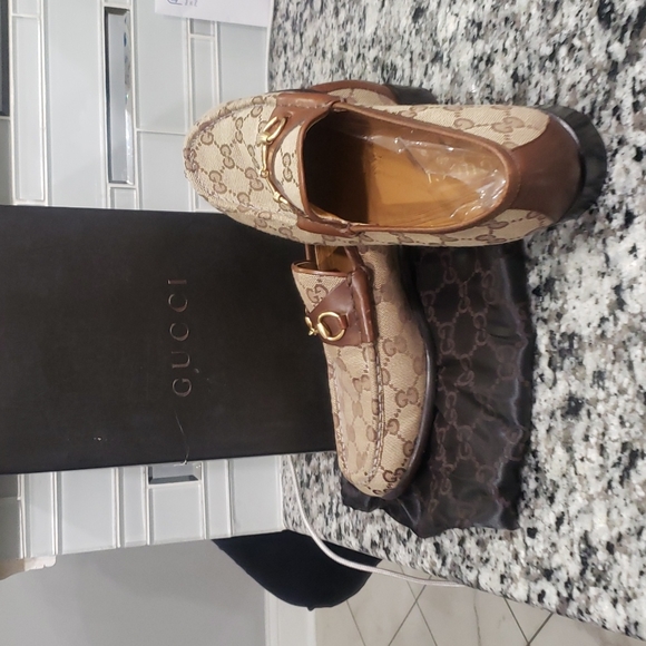 Shoes - Picture 1 of 4